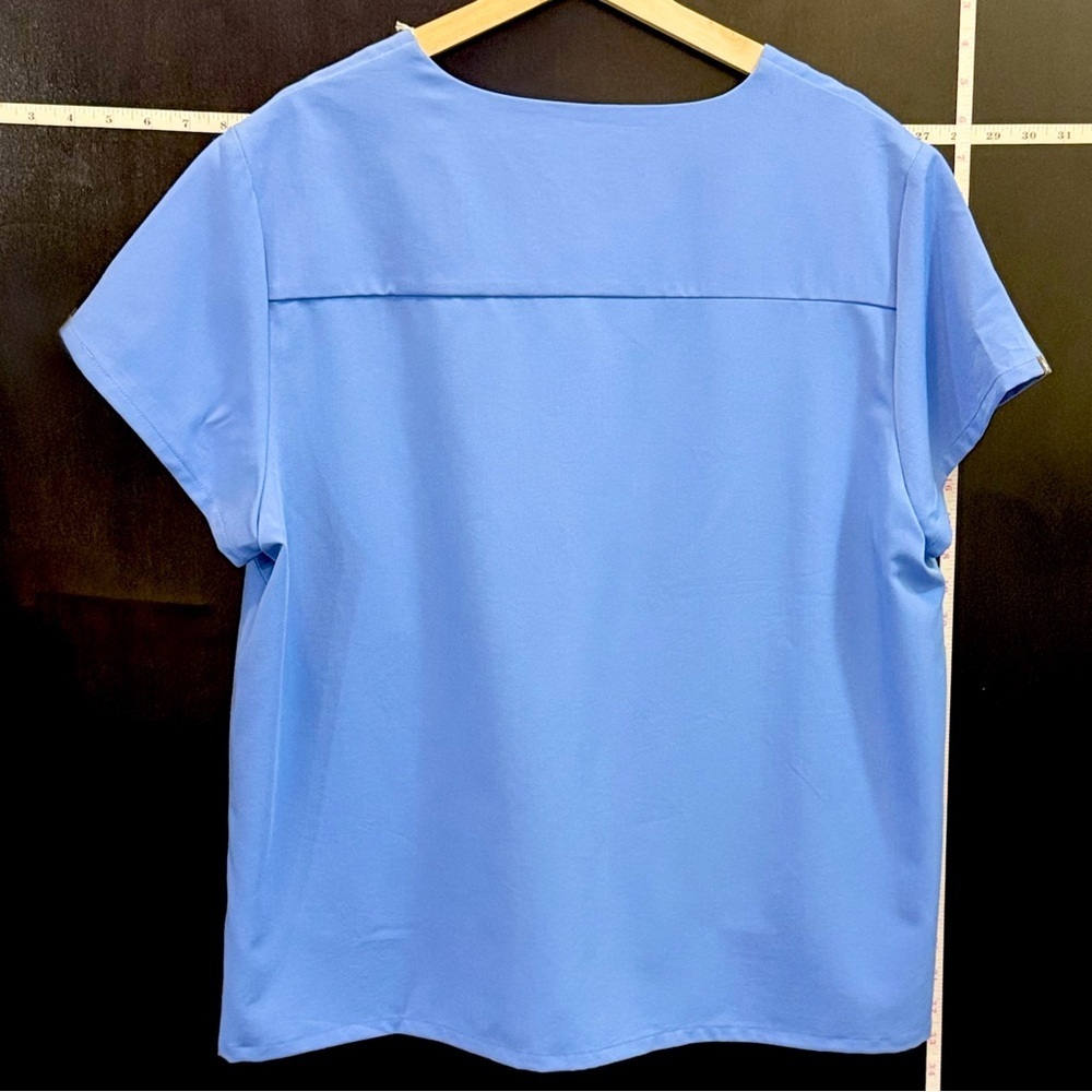 BUNDLE (2 pieces) - Figs Women's Ceil Blue Scrub Tops - Picture 4 of 10
